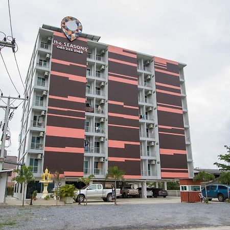 Aparthotel The Seasons à Pathum Thani Extérieur photo