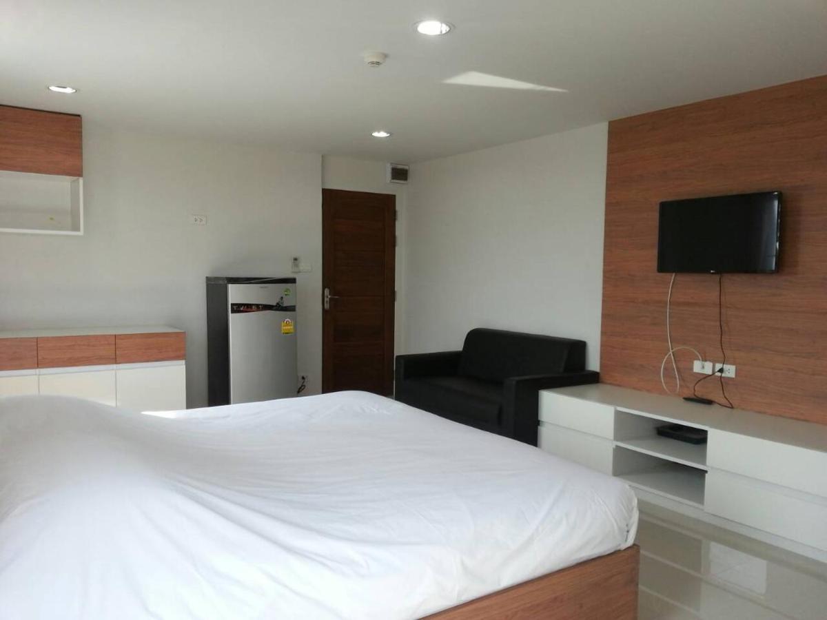 Aparthotel The Seasons à Pathum Thani Extérieur photo