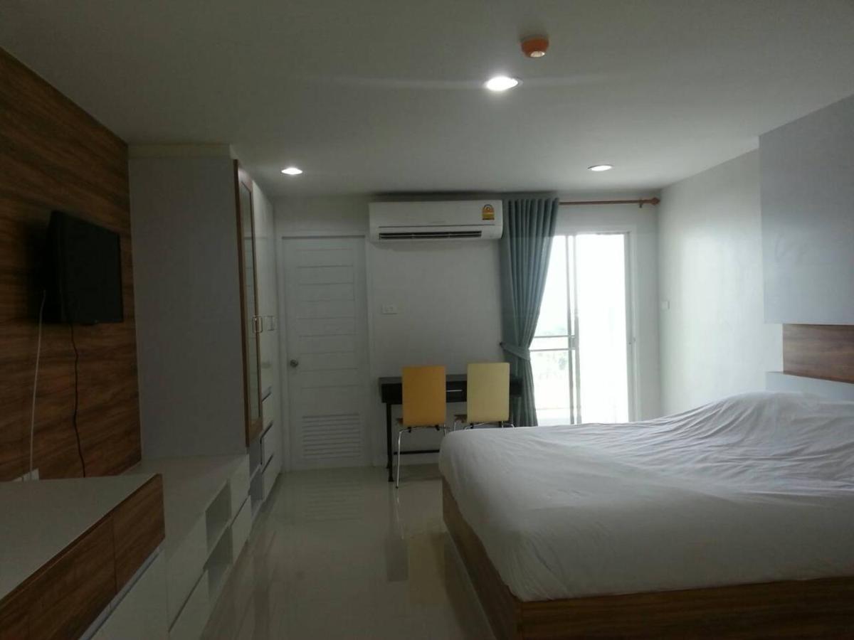 Aparthotel The Seasons à Pathum Thani Extérieur photo