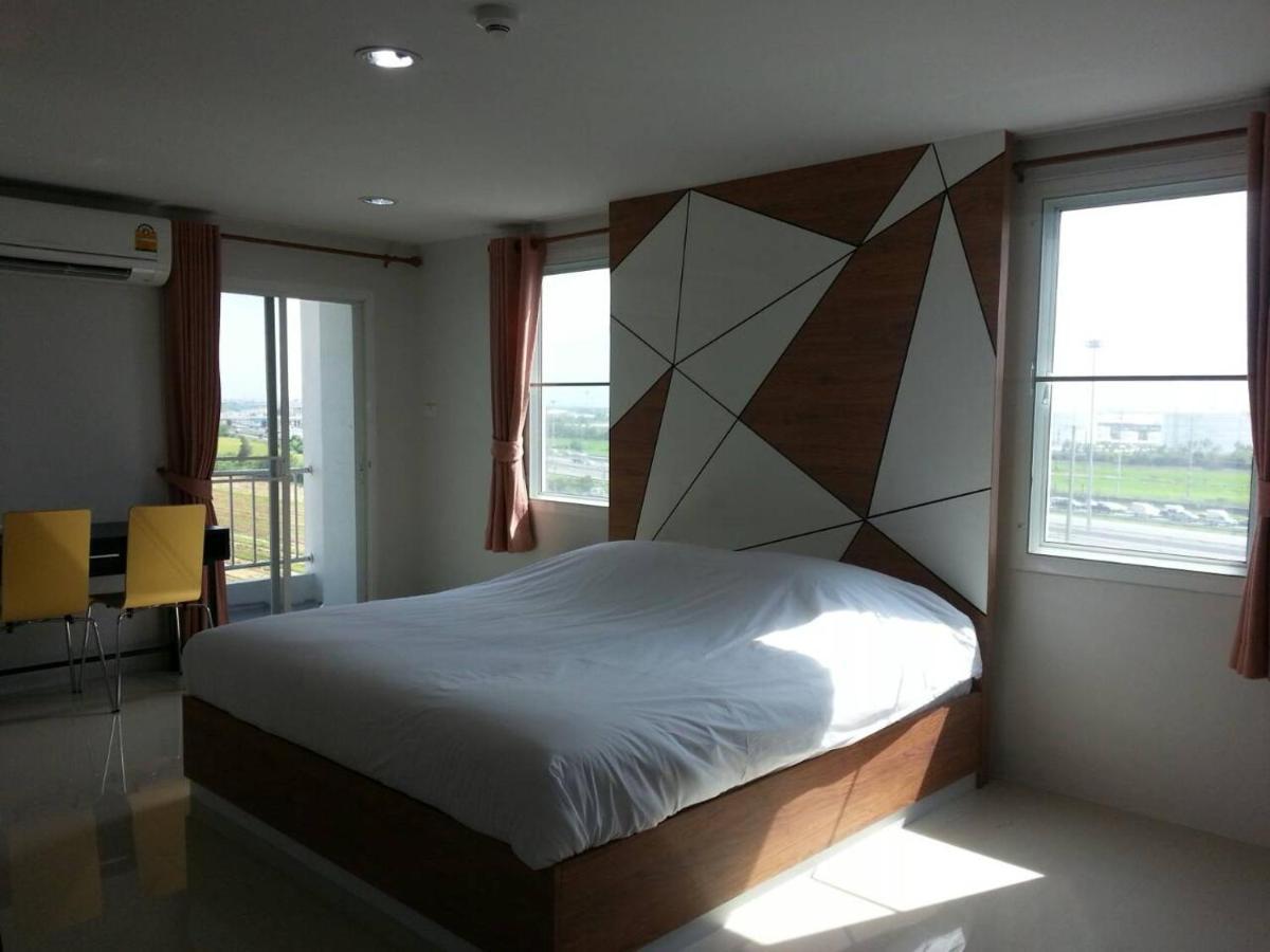 Aparthotel The Seasons à Pathum Thani Extérieur photo