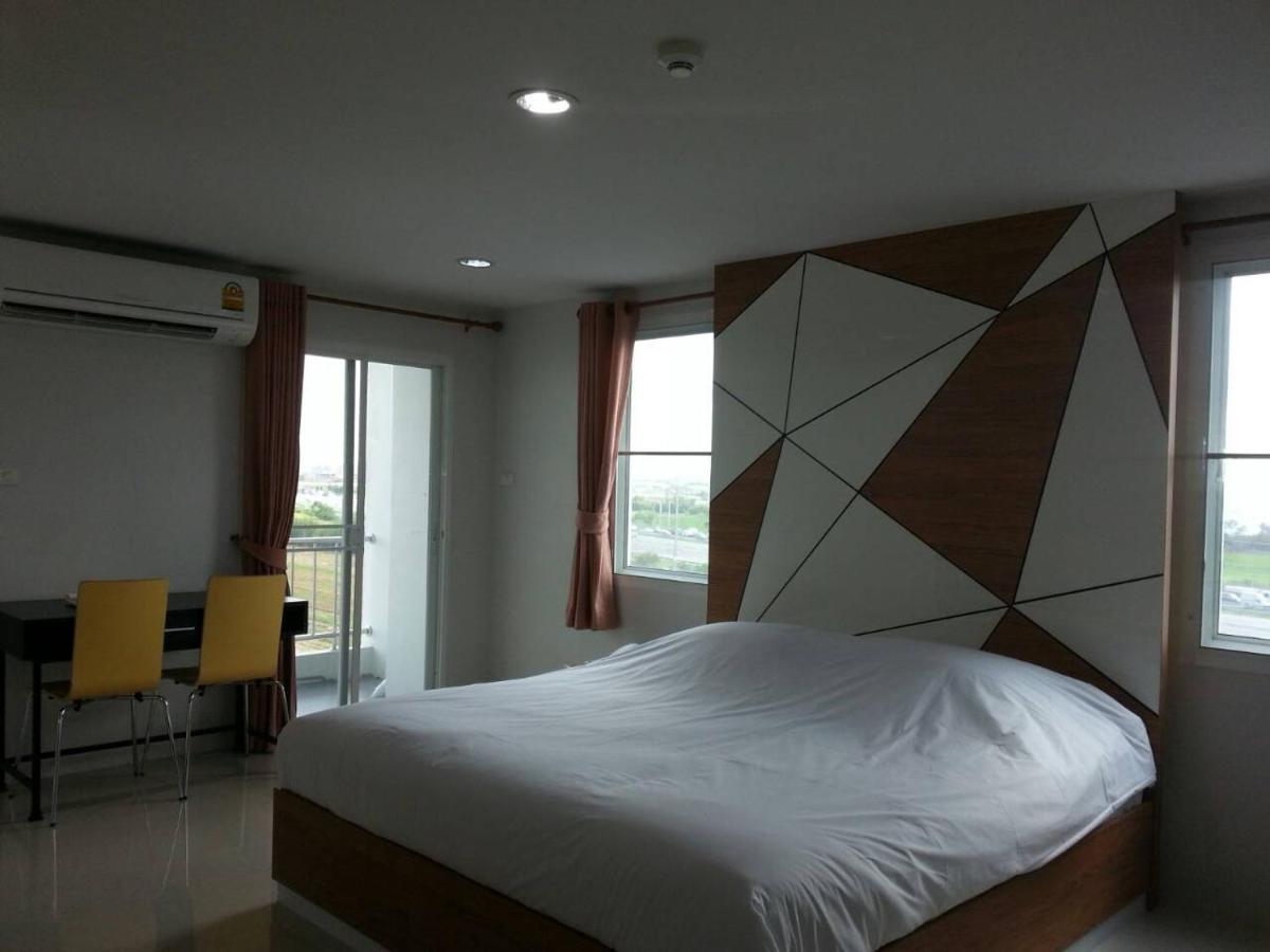 Aparthotel The Seasons à Pathum Thani Extérieur photo